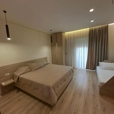 Studio Apartment *
